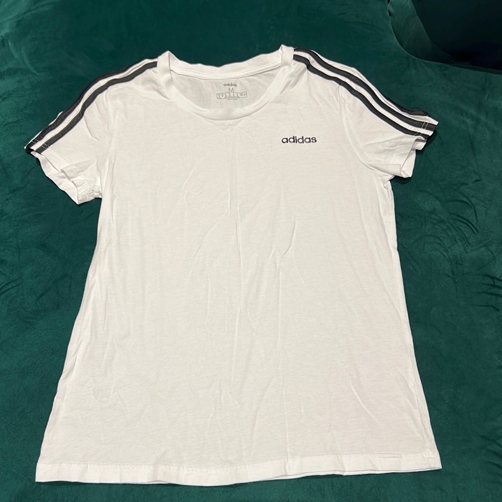 ADIDAS tshirt